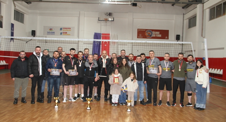 SARUHAN BOLAT VOLEYBOL TURNUVASINDA ŞAMPİYON KERASUS OLDU