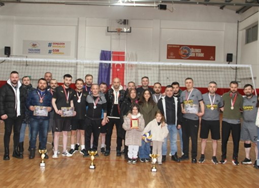 SARUHAN BOLAT VOLEYBOL TURNUVASINDA ŞAMPİYON KERASUS OLDU