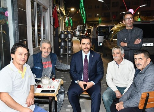 KAYMAKAM BÜYÜKSERİN İLÇE ESNAFI VE VATANDAŞLARLA BİR ARAYA GELDİ