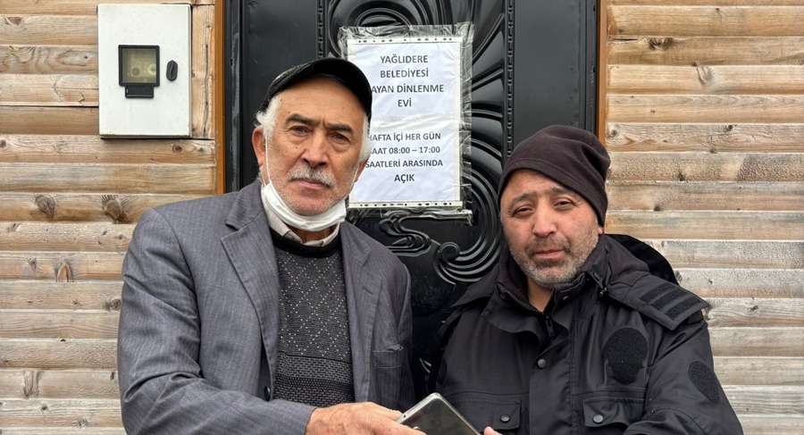 BELEDİYE PERSONELİNCE BULUNAN CEP  TELEFONU SAHİBİNE  TESLİM EDİLDİ