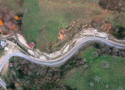 YAĞLIDEREDE KÖY GRUP YOLLARINDA ÖZEL İDARE  TARAFINDAN ÇALIŞMALAR DEVAM EDİYOR