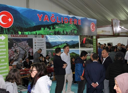 YAĞLIDERELİLER 30 NİSAN 3 MAYIS TARİHLERİ ARASINDA DÜZENLENECEK  GİRESUN GÜNLERİNDE İLÇEYİ TEMSİL EDECEK