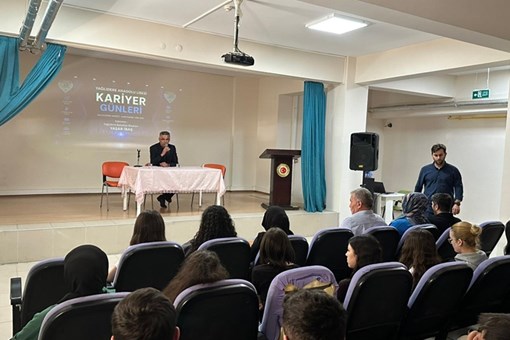 KAYMAKAM BÜYÜKSERİN VE BAŞKAN İBAŞ KARİYER GÜNLERİ ETKİNLİĞİNE KATILDI