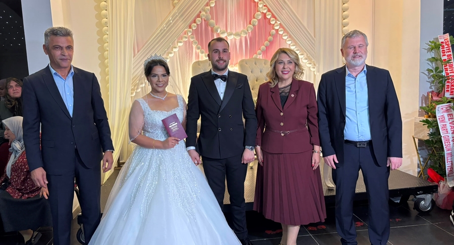 YENİ PARTİ KURUCU İLÇE BAŞKANI ALPER AYDININ MUTLU GÜNÜ